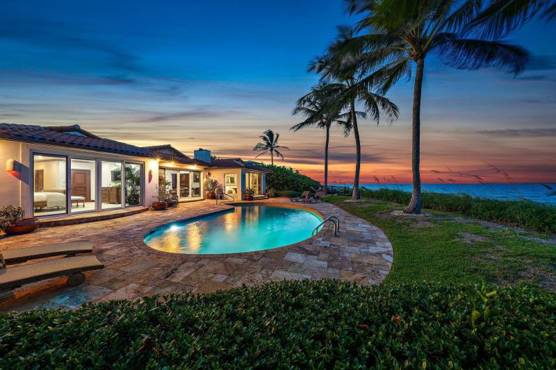  Single Family Homes Photo 13:  Jupiter,  FL 33469