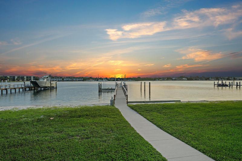  Single Family Homes Photo 26:  Jupiter,  FL 33469
