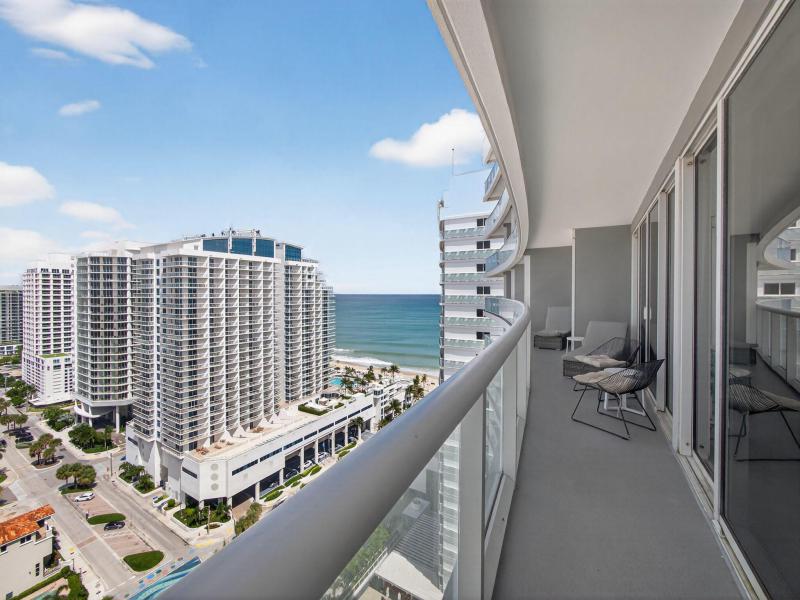  Condo & Townhome Photos