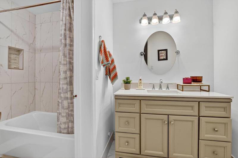  Condo & Townhome Photos
