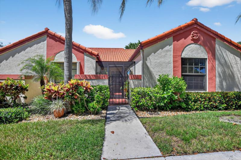  Condo & Townhome Photos