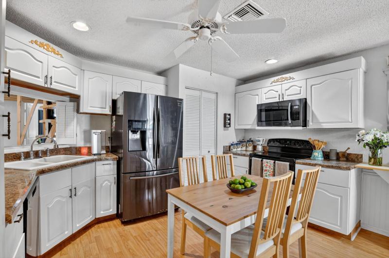  Condo & Townhome Photos