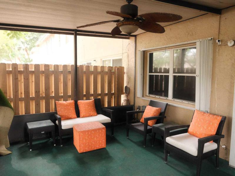  Condo & Townhome Photos