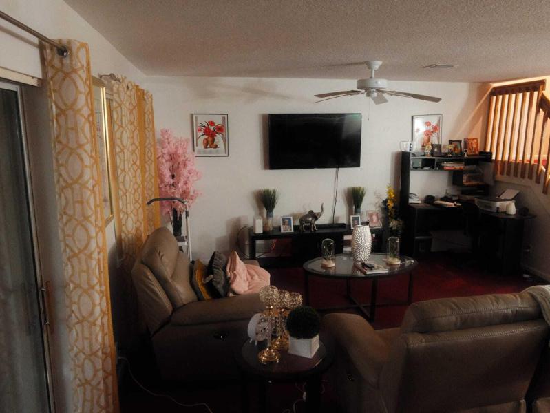  Condo & Townhome Photos
