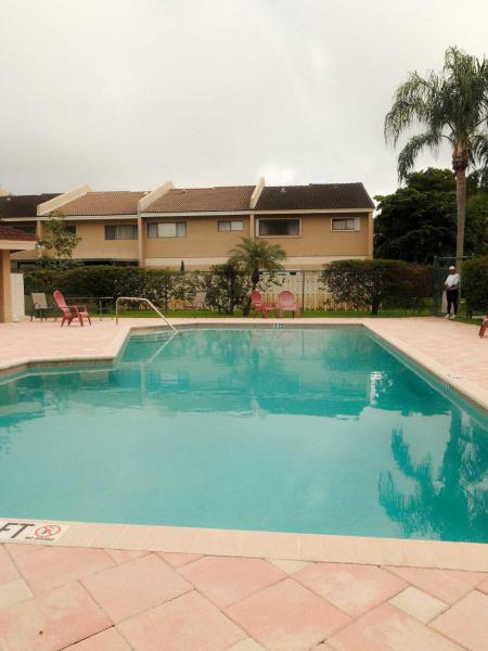  Condo & Townhome Photos