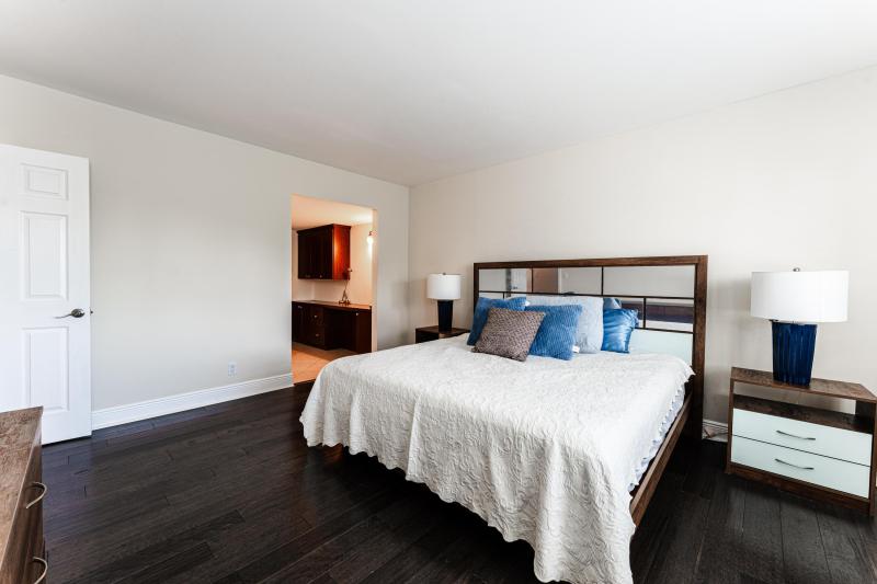  Condo & Townhome Photos