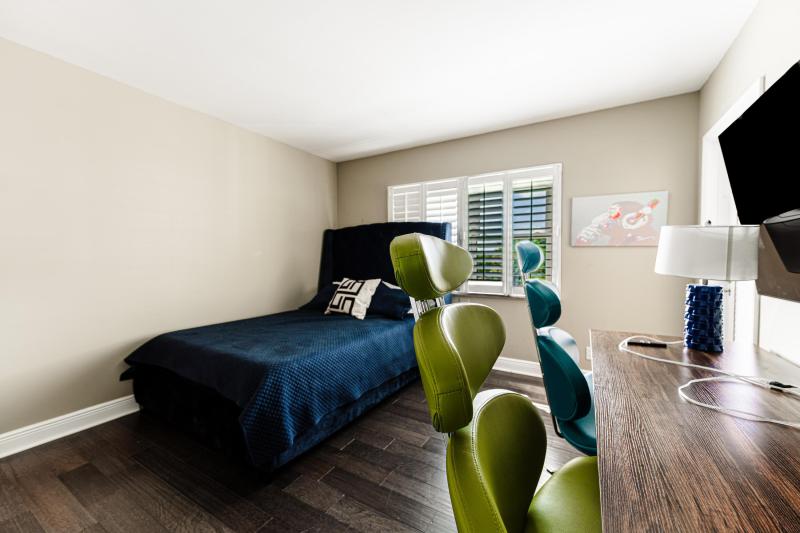  Condo & Townhome Photos