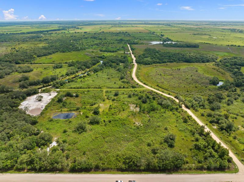  Commercial & Industrial Land Images 