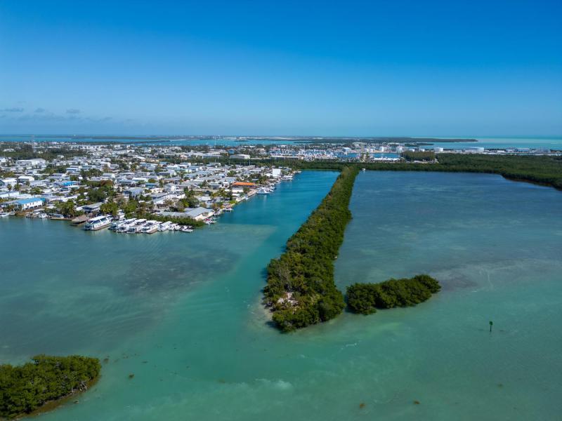  Commercial & Industrial Land Images 
