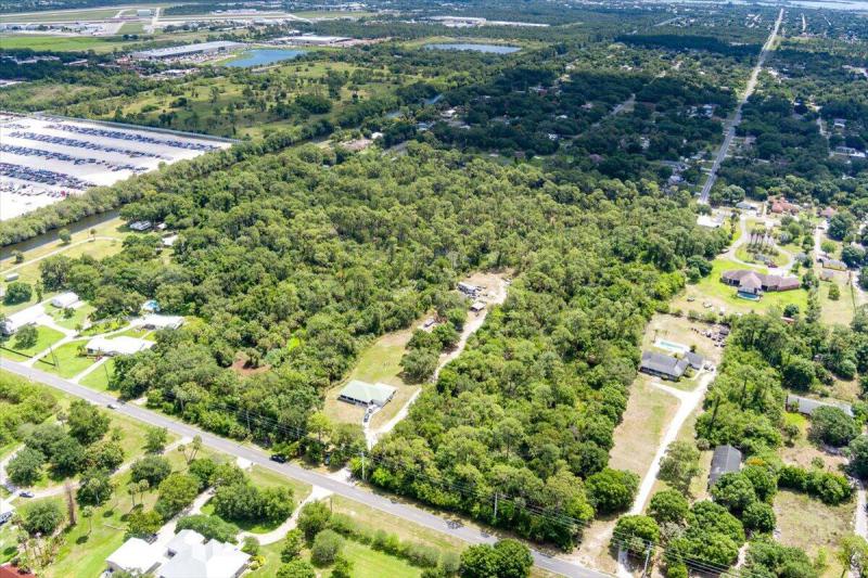  Commercial & Industrial Land Images 