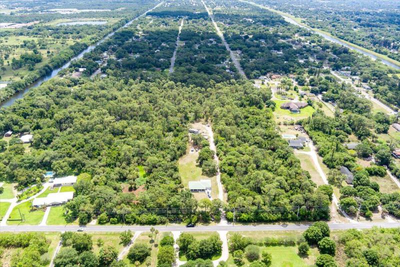  Commercial & Industrial Land Images 
