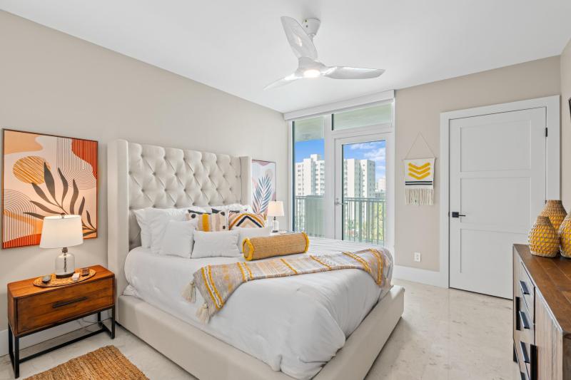  Condo & Townhome Photos