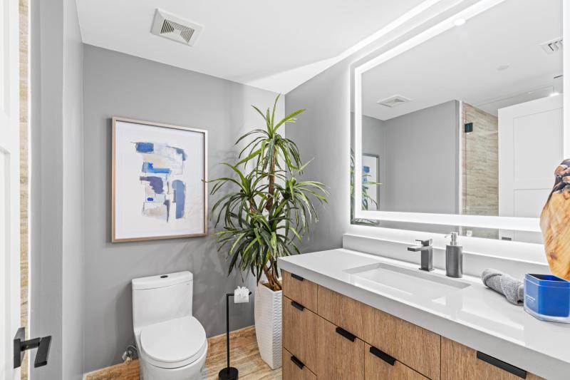  Condo & Townhome Photos