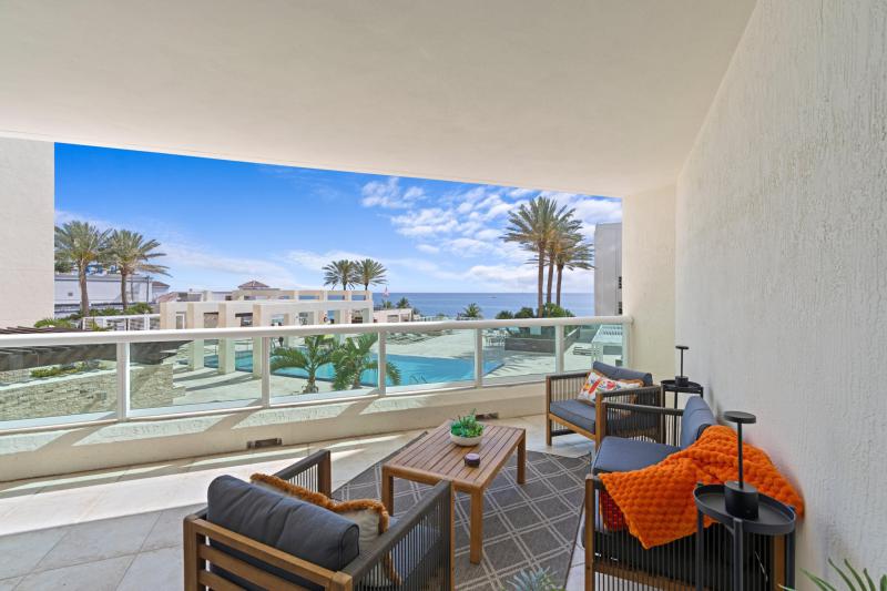  Condo & Townhome Photos
