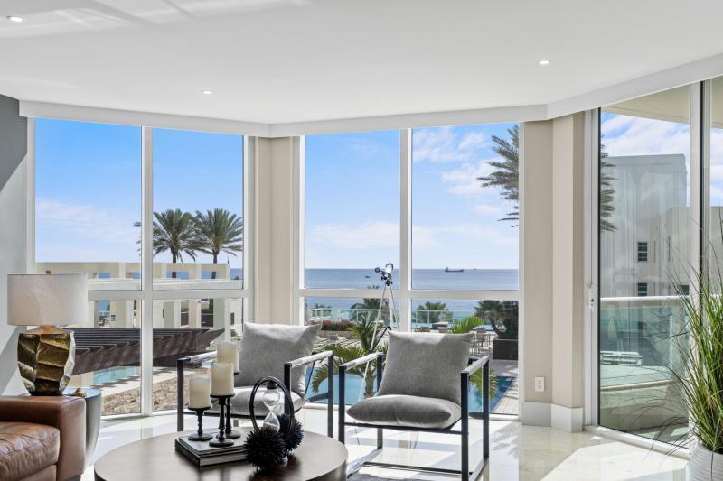  Condo & Townhome Photos