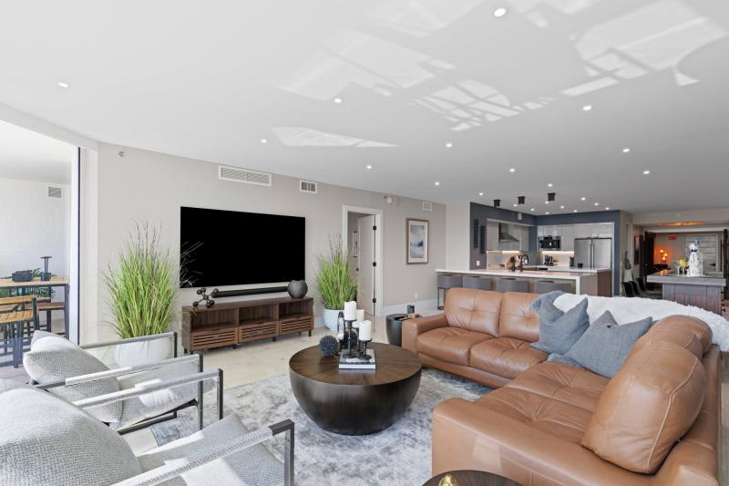  Condo & Townhome Photos