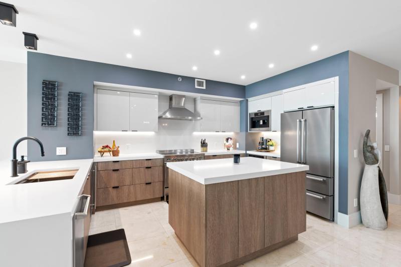  Condo & Townhome Photos