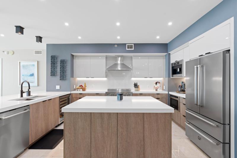  Condo & Townhome Photos