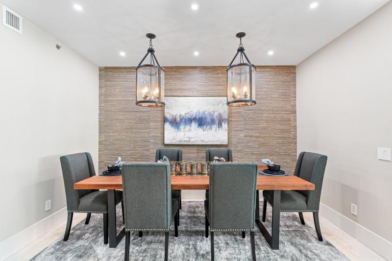 Condo & Townhome Photos