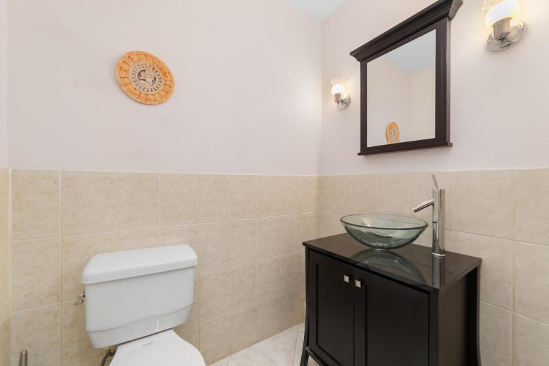  Condo & Townhome Photos