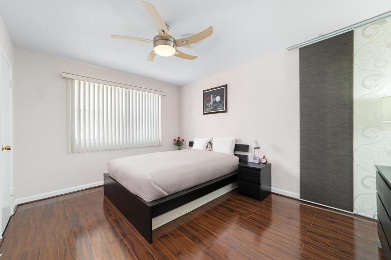  Condo & Townhome Photos