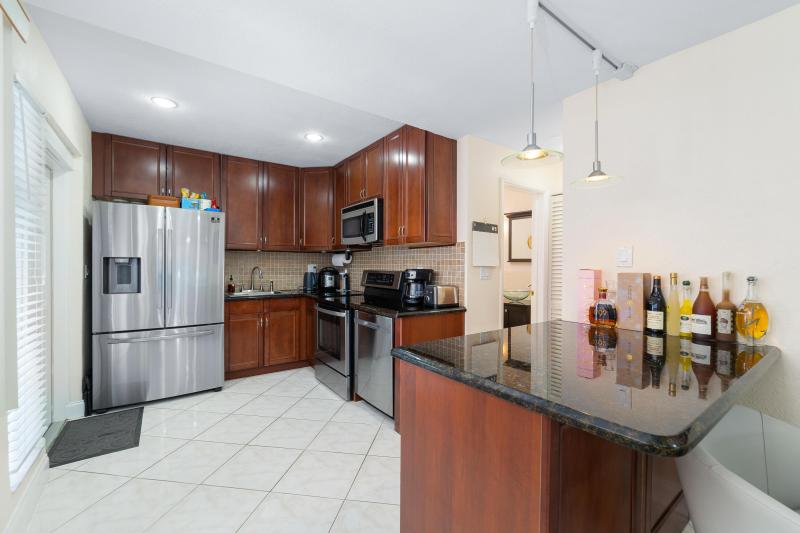  Condo & Townhome Photos