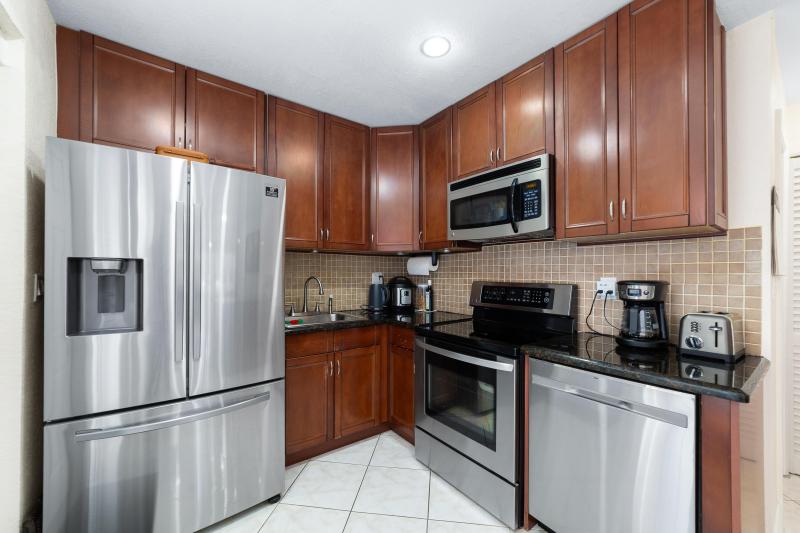  Condo & Townhome Photos
