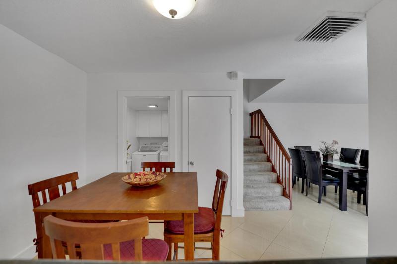  Condo & Townhome Photos