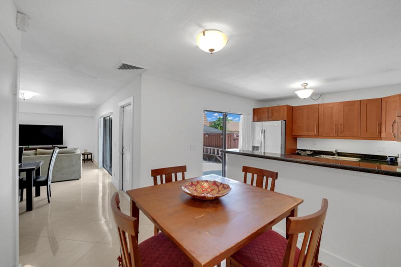  Condo & Townhome Photos