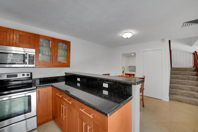  Condo & Townhome Photos