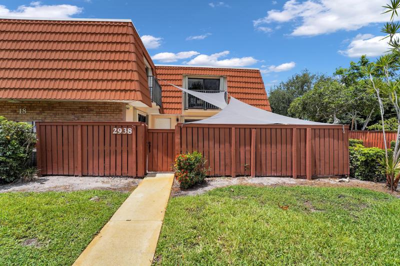  Condo & Townhome Photos