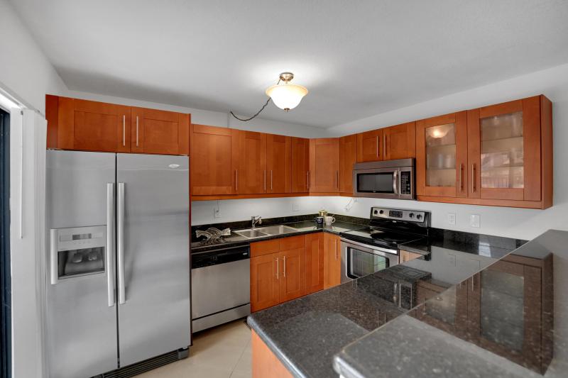  Condo & Townhome Photos