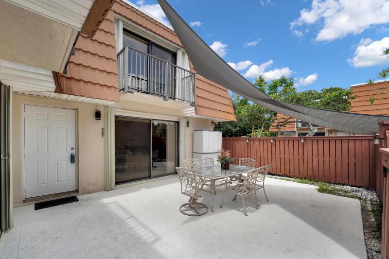  Condo & Townhome Photos