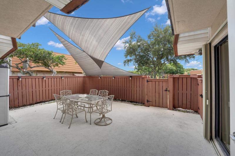  Condo & Townhome Photos