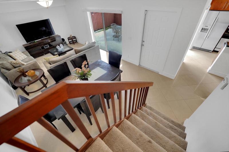  Condo & Townhome Photos