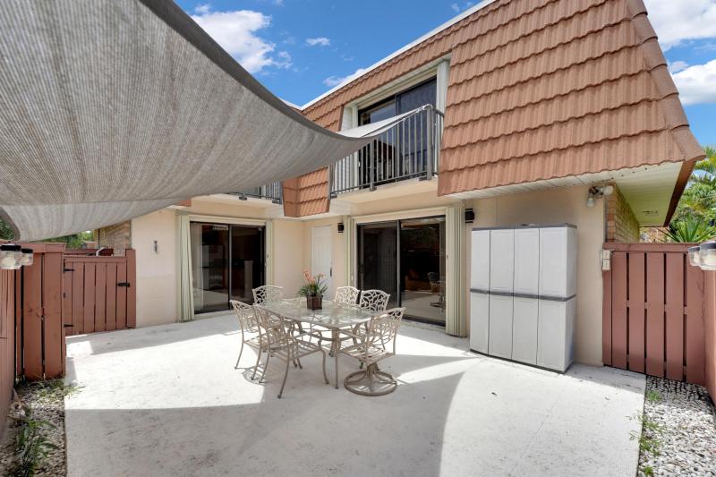  Condo & Townhome Photos