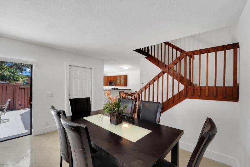  Condo & Townhome Photos