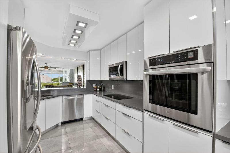  Condo & Townhome Photos
