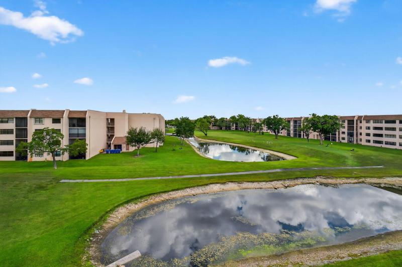  Condo & Townhome Photos