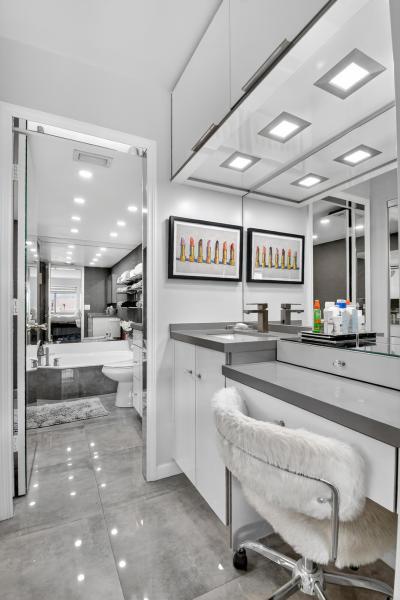  Condo & Townhome Photos