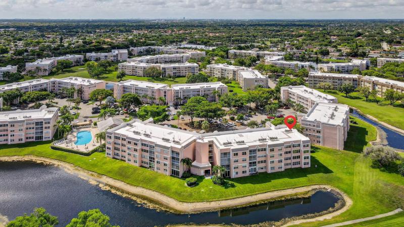  Condo & Townhome Photos