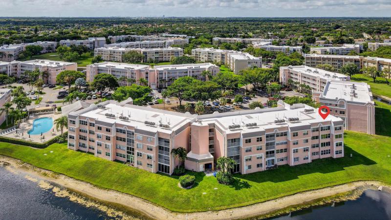  Condo & Townhome Photos
