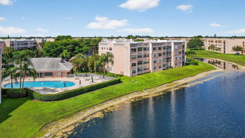  Condo & Townhome Photos