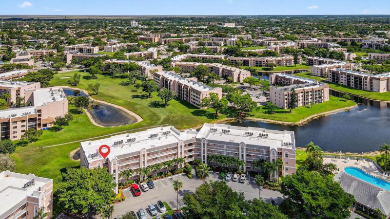  Condo & Townhome Photos
