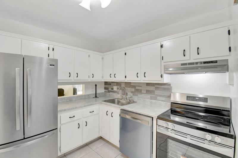  Condo & Townhome Photos