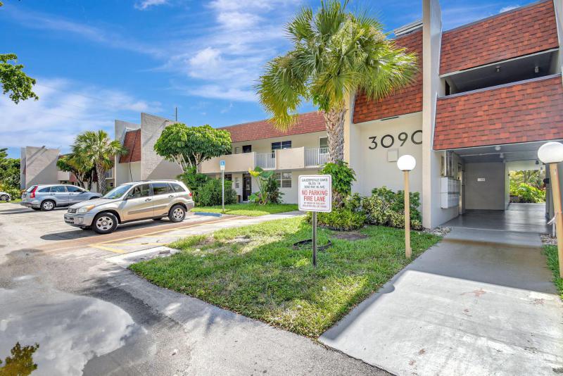  Condo & Townhome Photos