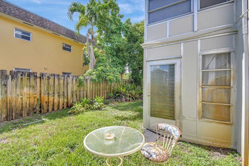  Condo & Townhome Photos