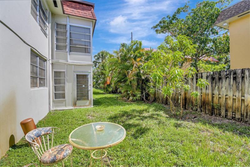  Condo & Townhome Photos