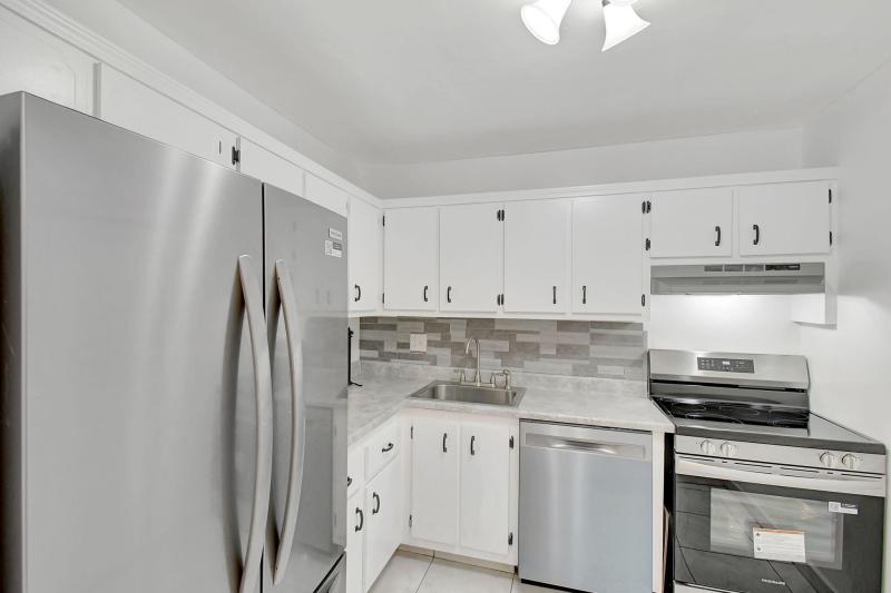  Condo & Townhome Photos