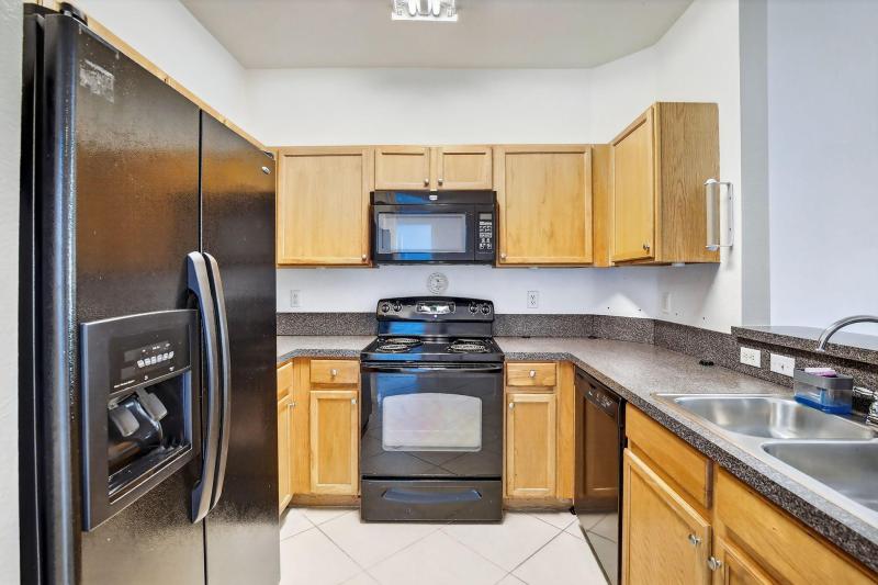  Condo & Townhome Photos